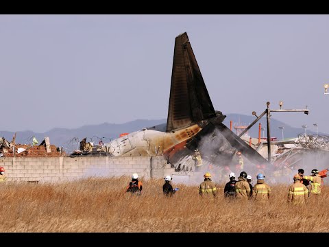 Thumbnail for 波音同一机型接连两起事故，韩国客机惨烈坠毁，至少124人遇难